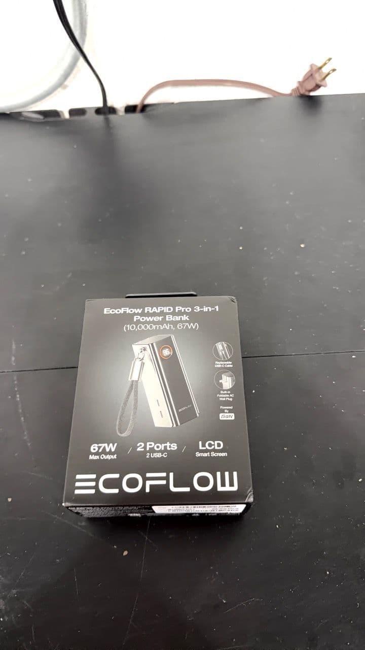 Power Bank EcoFlow RAPID Pro 3 en 1 de 10,000 mAh y 67W con Enchufe de Pared (Negro)