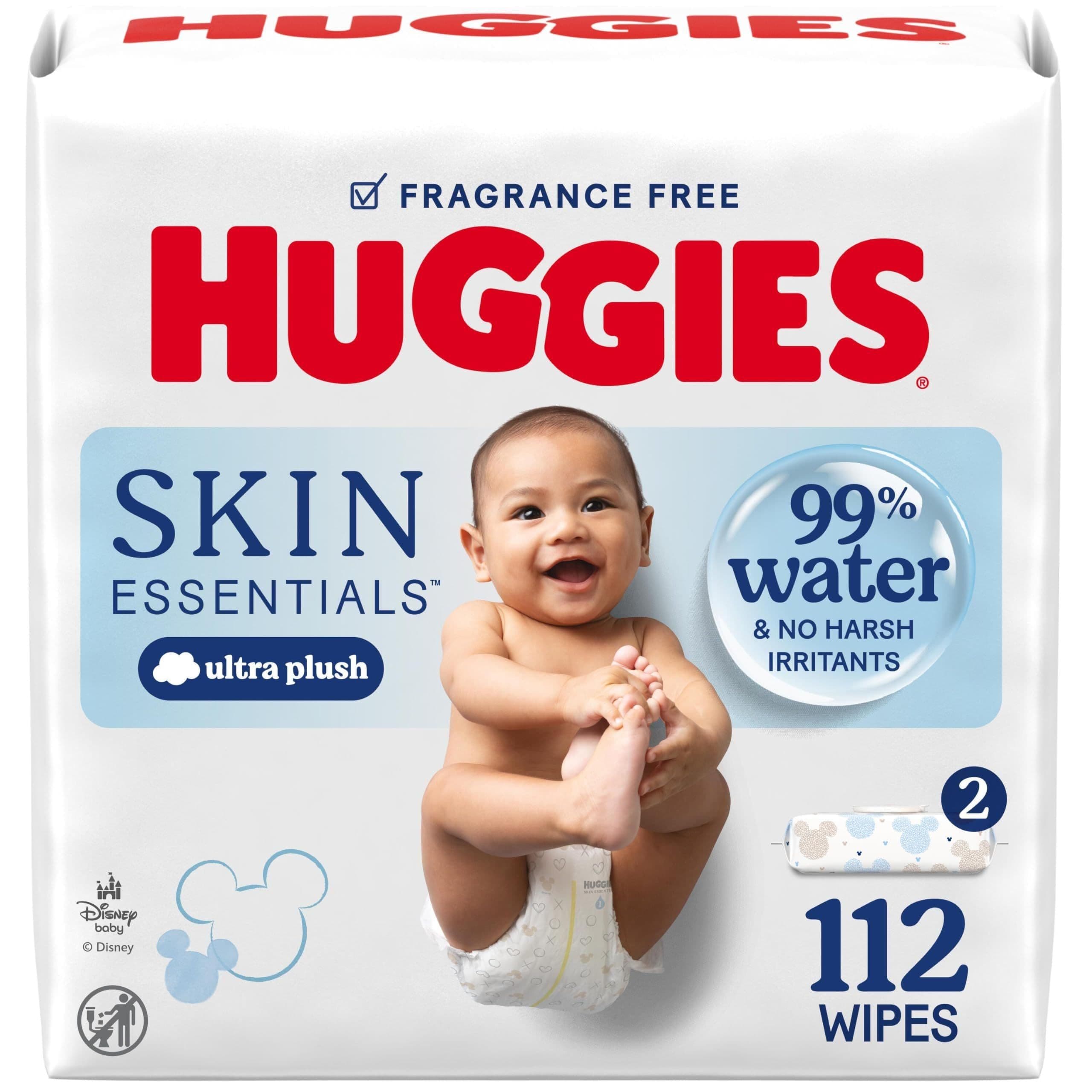 Paquete de toallitas húmedas Huggies Skin Essentials, sin fragancia, 112 toallitas, tamaño 7.7 x 6.6 in, color blanco con impresión azul y roja.